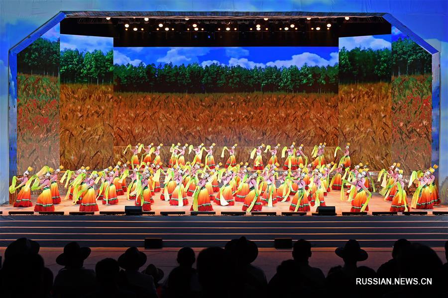 Гала-концерт в честь 60-й годовщины демократических реформ в Тибете прошел в Лхасе