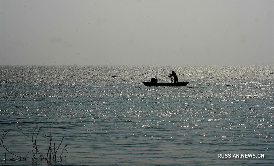 Почтальон на лодке из Восточного Китая