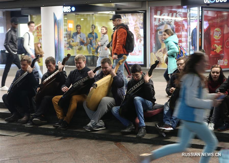 Накануне первого тура президентских выборов в Киев пришла весна