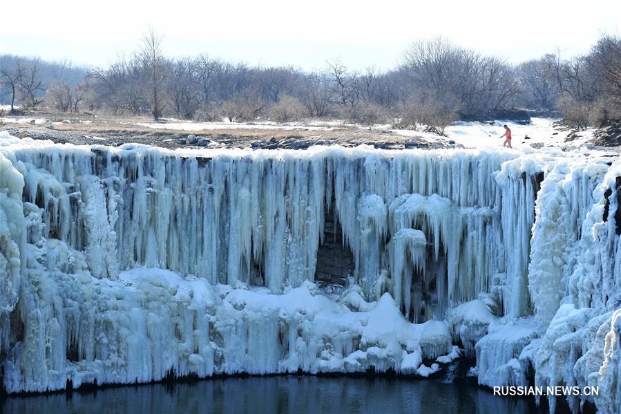 Пожилой любитель экстремальных прыжков в воду из города Муданьцзян