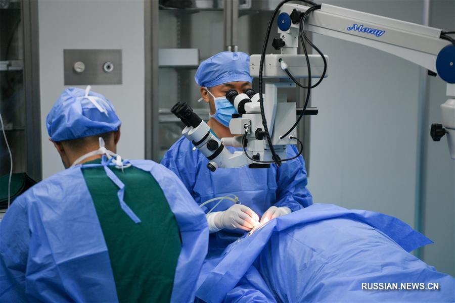Лечение катаракты для китайских и монгольских пациентов -- "Яркий путь Пояса и пути" в Хулун-Буире