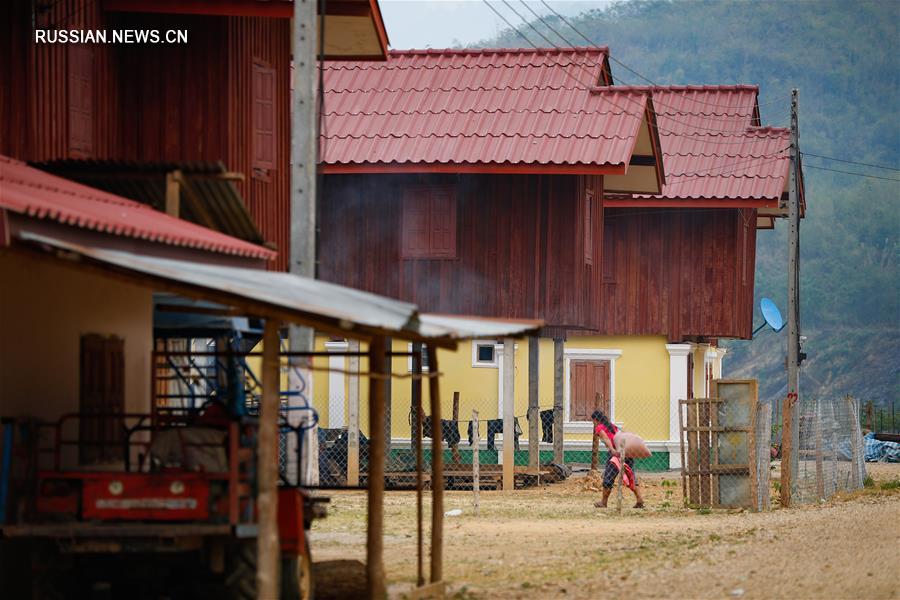 Строительство ГЭС в Лаосе подарило новый дом переселенцам 
