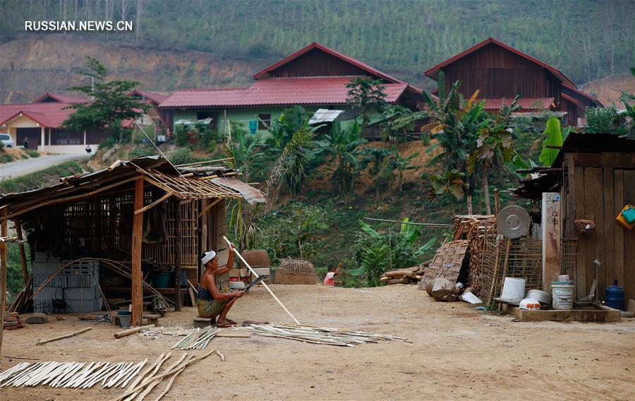 Строительство ГЭС в Лаосе подарило новый дом переселенцам 