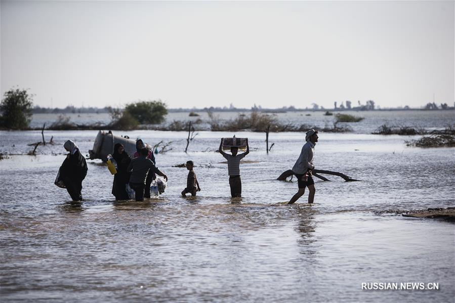 Число жертв наводнений в Иране возросло до 76 человек
