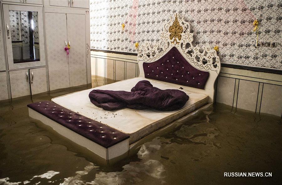 Число жертв наводнений в Иране возросло до 76 человек