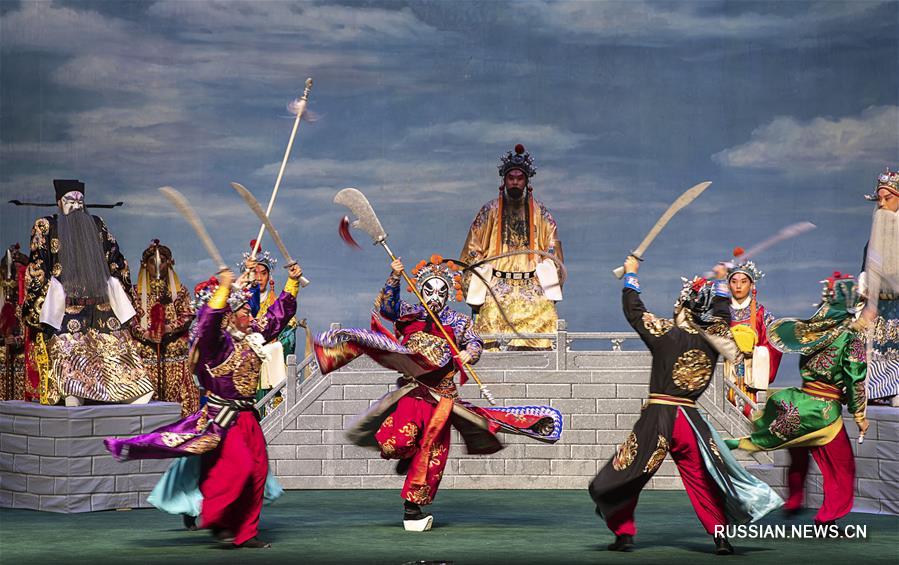 Звезды пекинской оперы собрали в Ухане лучших артистов традиционной музыкальной драмы Китая