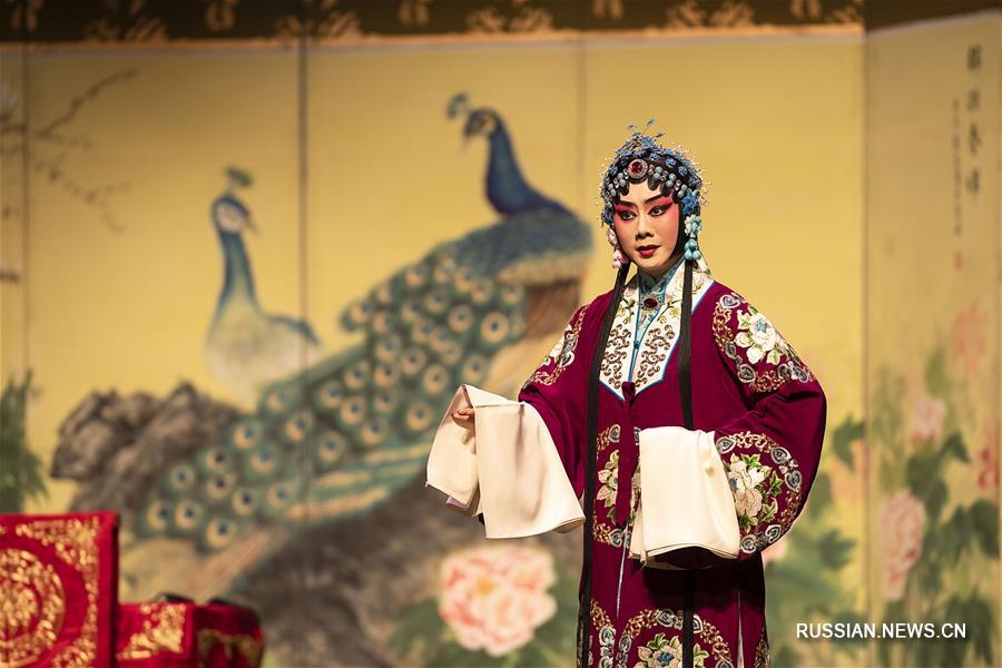 Звезды пекинской оперы собрали в Ухане лучших артистов традиционной музыкальной драмы Китая