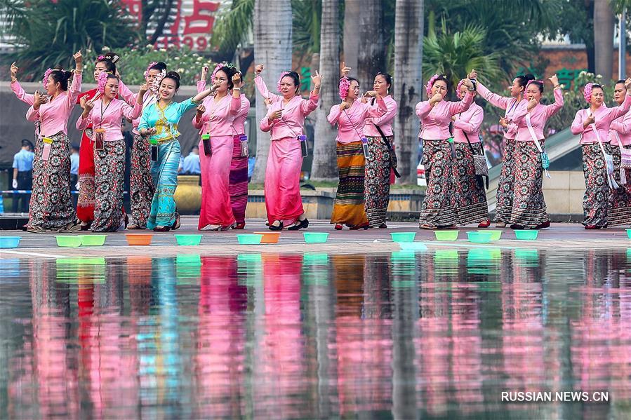 "Водные" гулянья в провинции Юньнань
