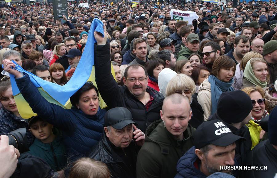 Петр Порошенко пообщался с избирателями в киевском спорткомплексе "Олимпийский"