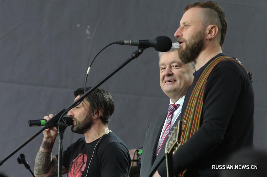 Петр Порошенко пообщался с избирателями в киевском спорткомплексе "Олимпийский"