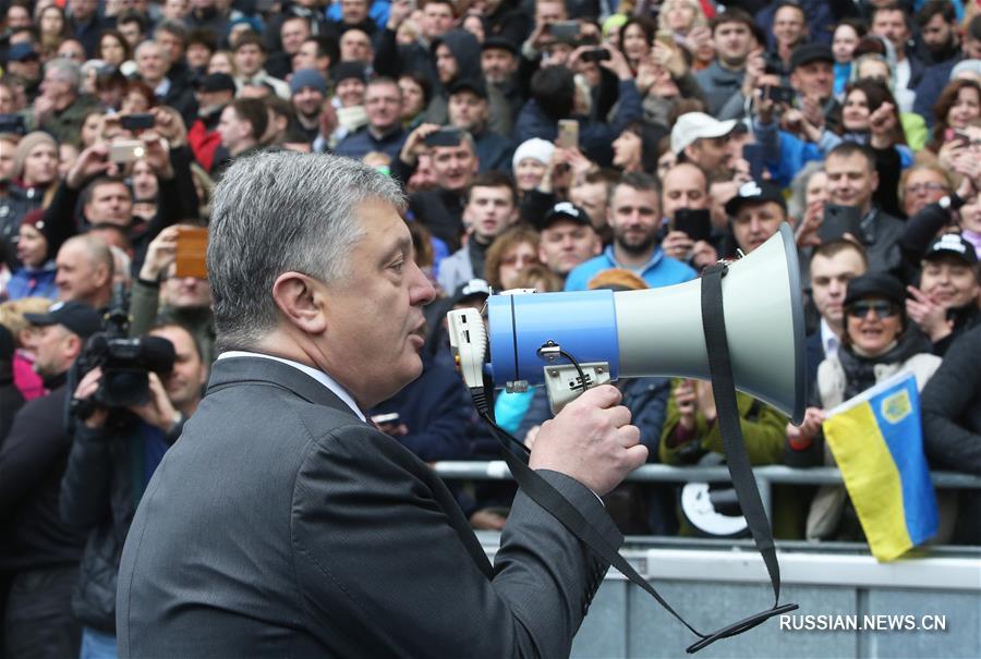Петр Порошенко пообщался с избирателями в киевском спорткомплексе "Олимпийский"
