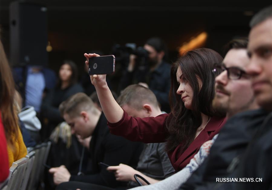 Петр Порошенко пообщался с избирателями в киевском спорткомплексе "Олимпийский"