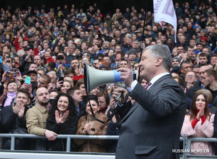 Петр Порошенко пообщался с избирателями в киевском спорткомплексе "Олимпийский"