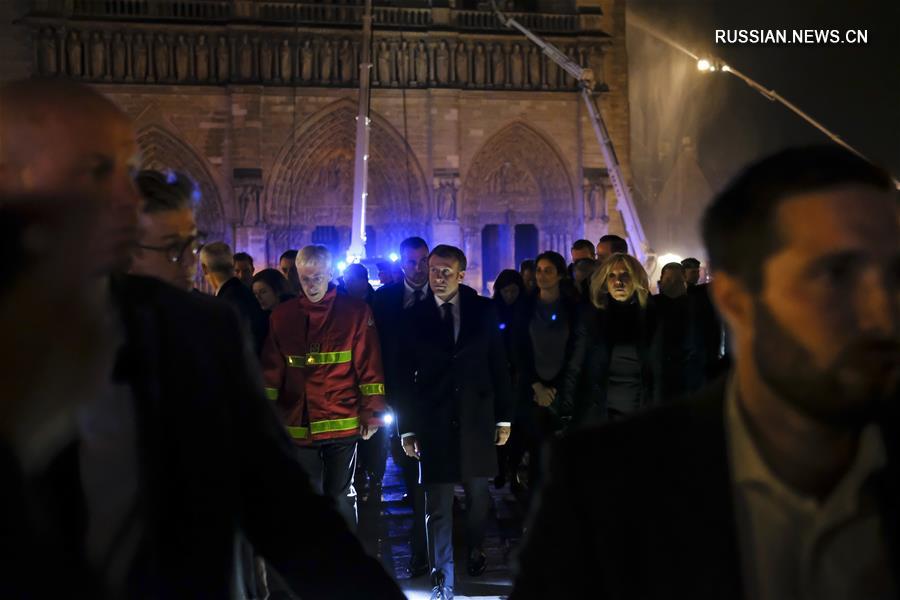 （国际）（1）法国总统承诺重建损毁严重的巴黎圣母院