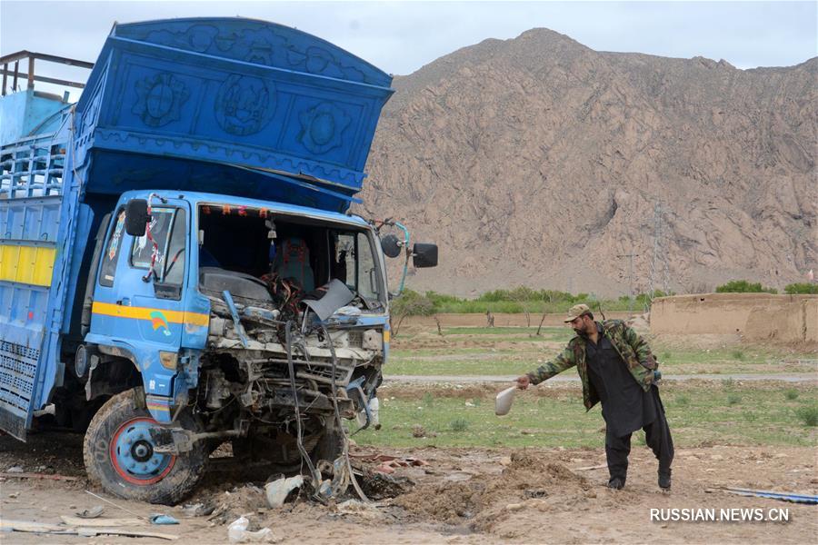В ДТП в Пакистане погибли и пострадали 20 человек