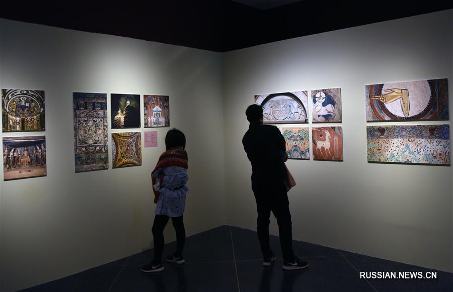 В провинции Ганьсу открылась выставка "Дорога паломников. Священные места: из Дуньхуана на Иберийский полуостров"