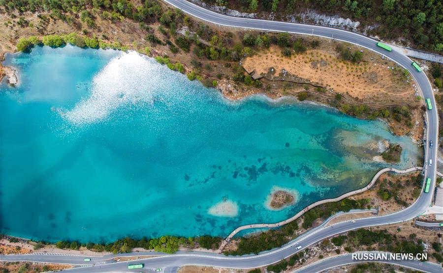 Чарующие виды Долины Голубой луны в Юньнане