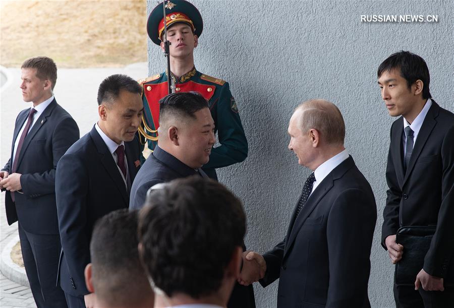 Владмир Путин провел переговоры с Ким Чен Ыном