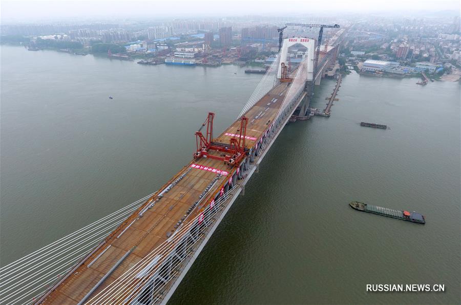 В провинции Аньхой завершилось смыкание моста через Янцзы на ВСЖД Шанцю -- Хэфэй -- Ханчжоу
