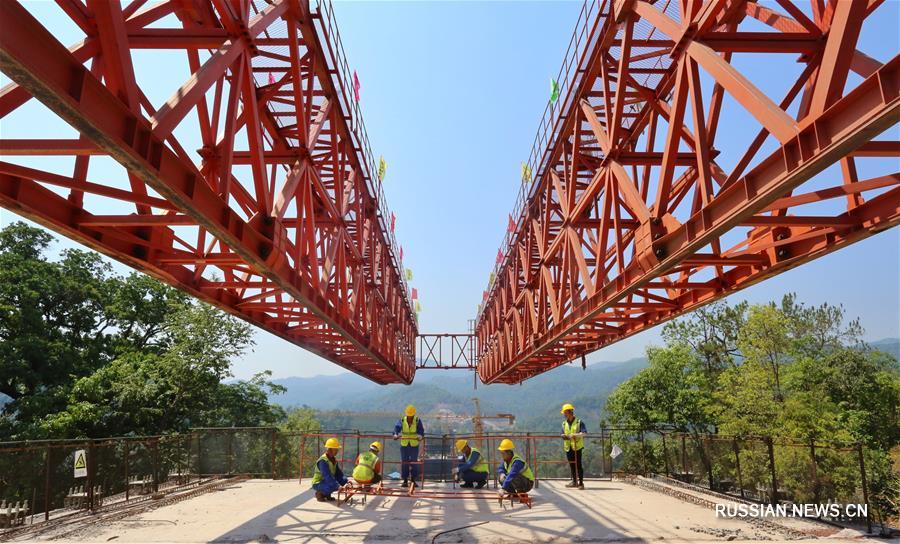 Продолжается строительство железнодорожной магистрали Китай-Лаос