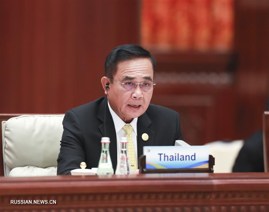 Заседание круглого стола второго Форума высокого уровня по международному сотрудничеству в рамках "Пояса и пути" в Пекине