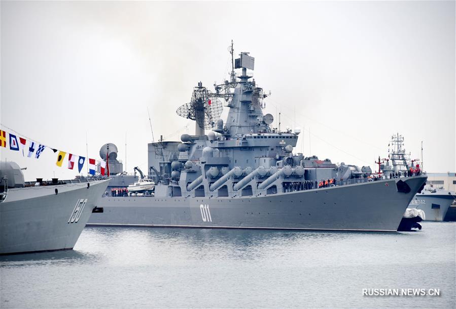 Российские военные корабли прибыли в Циндао для участия в учениях "Морское взаимодействие-2019"