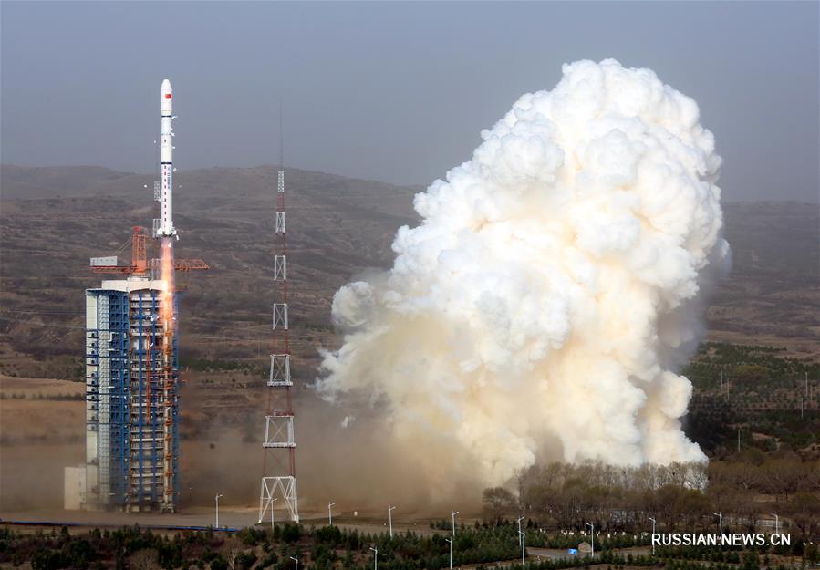 Китай запустил два спутника для научных экспериментов