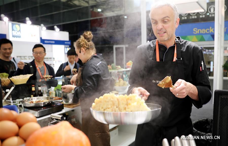 В Шанхае открылась китайская международная выставка продуктов питания и напитков