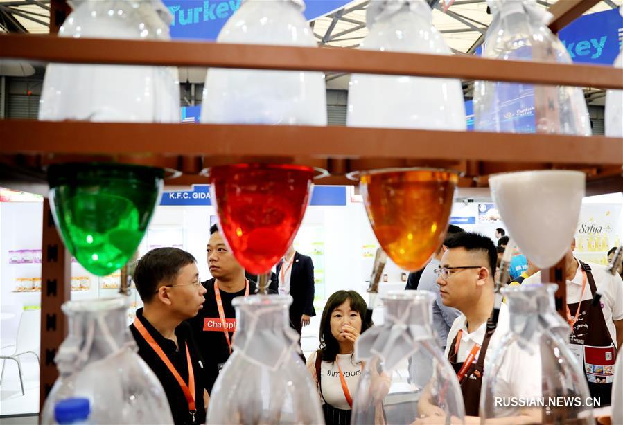 В Шанхае открылась китайская международная выставка продуктов питания и напитков