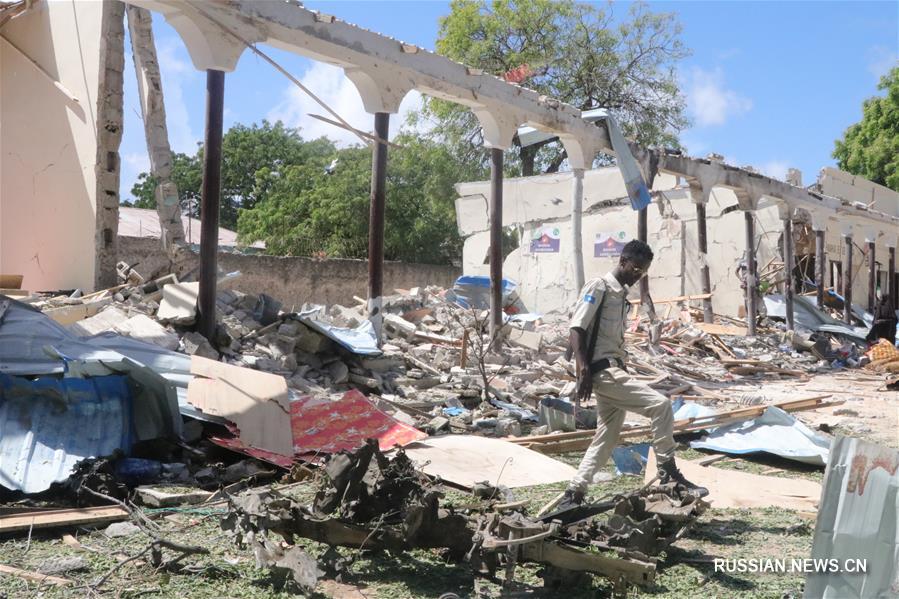 В результате взрыва заминированного автомобиля в столице Сомали пять человек погибли, еще девять получили ранения