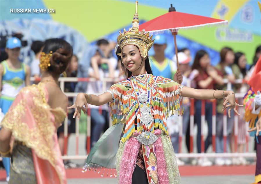 Парад культуры стран Азии в Пекине