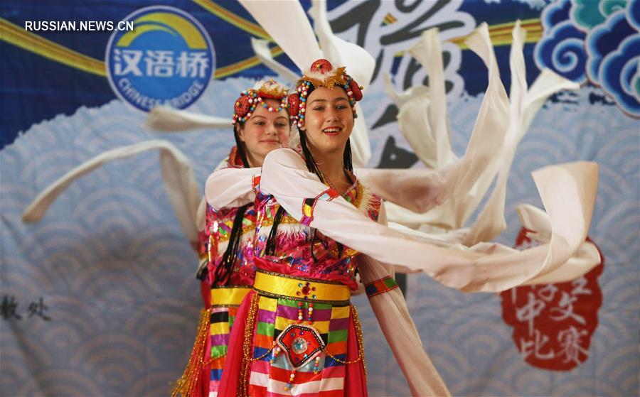 В Киеве прошел отборочный тур 12-го Всемирного конкурса "Мост китайского языка" среди школьников