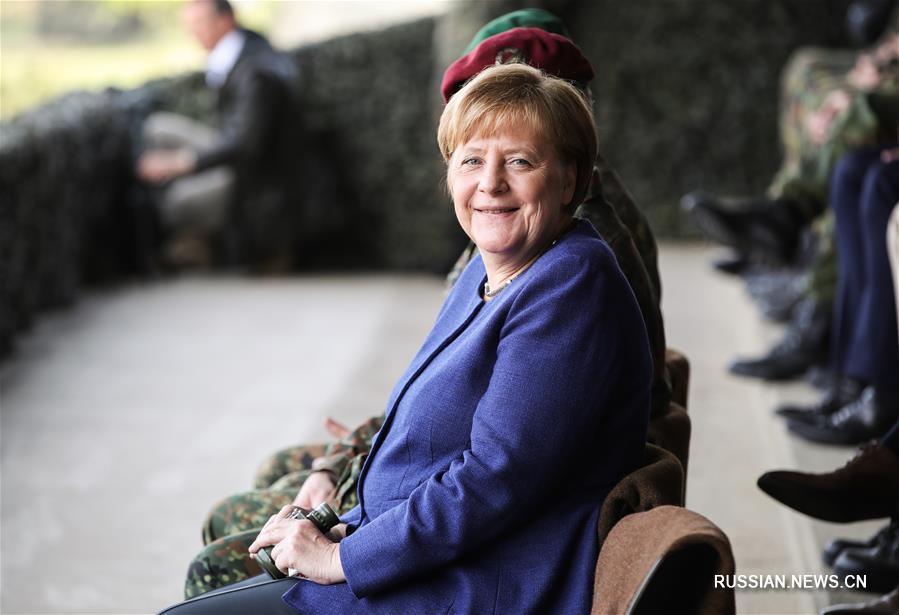 Канцлер Германии А. Меркель проинспектировала базу войск быстрого реагирования НАТО