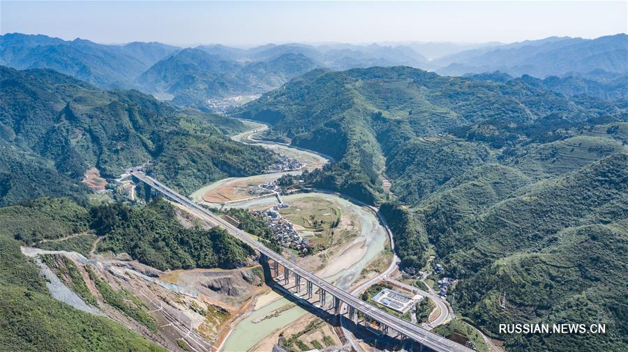 Новая автомагистраль достроена в провинции Гуйчжоу