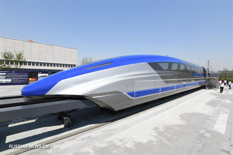 Китайский прототип поезда на магнитной подушке сошел с производственной линии в городе Циндао