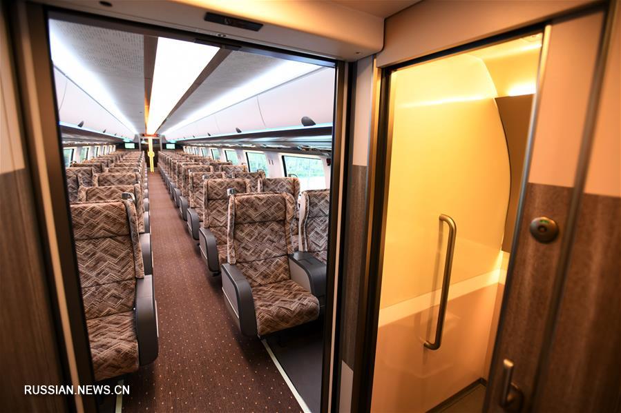 Китайский прототип поезда на магнитной подушке сошел с производственной линии в городе Циндао