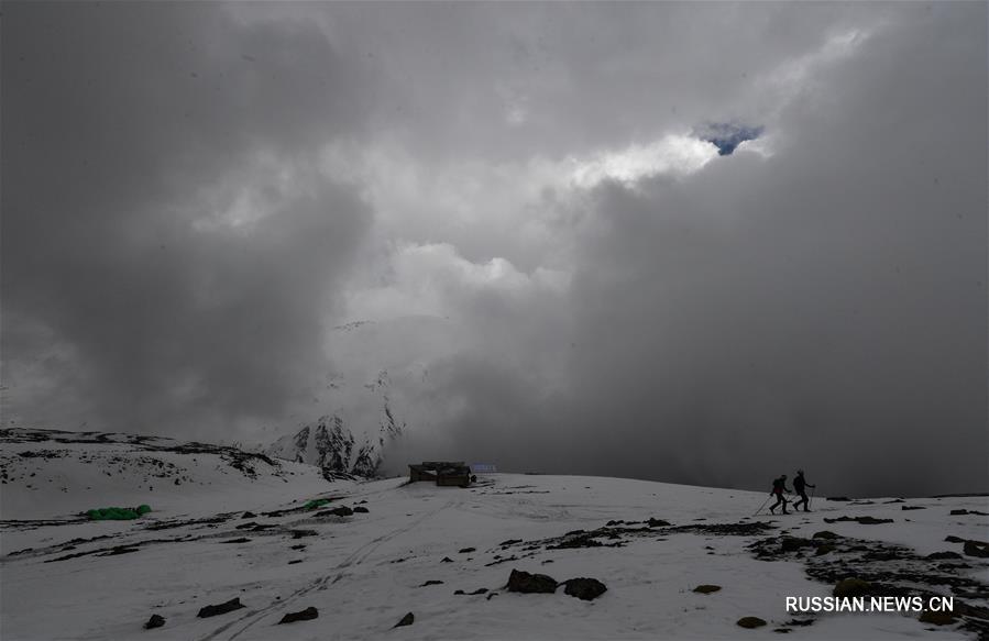 Соревнования мастеров альпинизма и горных лыж проходят в провинции Цинхай