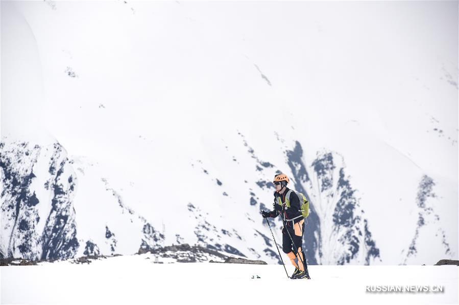 Соревнования мастеров альпинизма и горных лыж проходят в провинции Цинхай