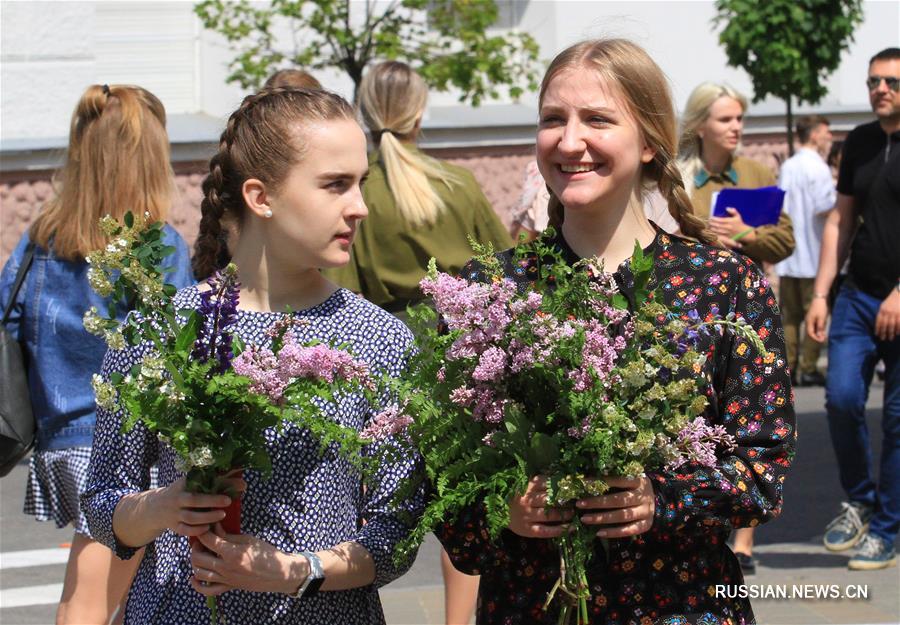 Молодежь Минска реконструировала партизанский парад 1944 года