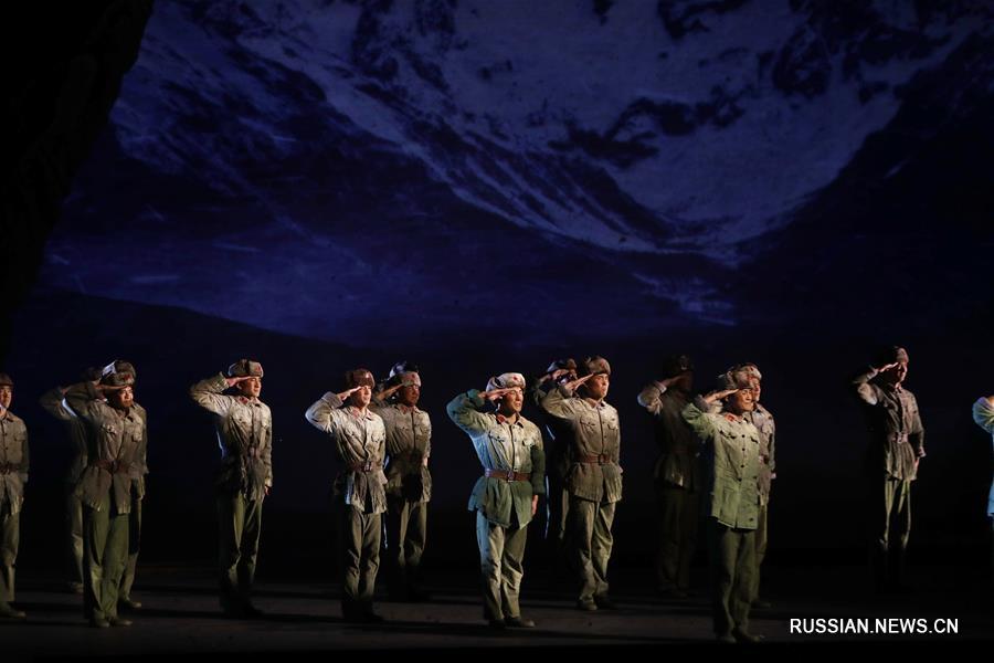 В Шанхае поставили танцевальную драму "Железная дорога в Тибет"