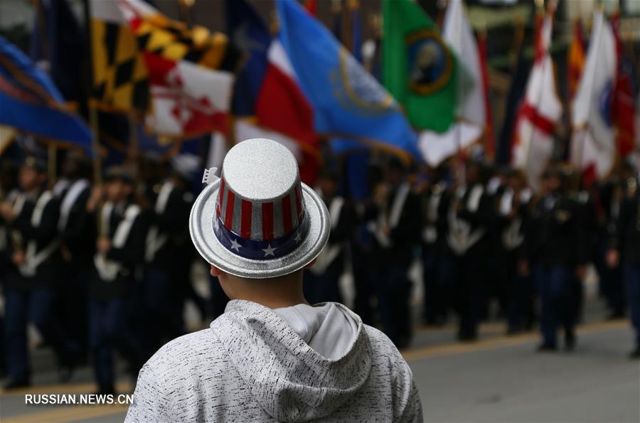 В Чикаго прошел военный парад ко Дню поминовения