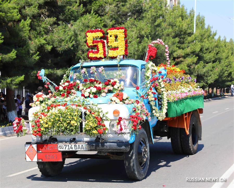 В Узбекистане открылся традиционный фестиваль цветов Namangan Flowers