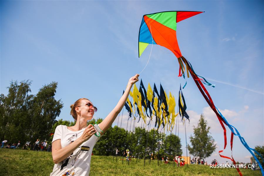 17-й Фестиваль воздушных змеев "Пестрое небо" в Москве