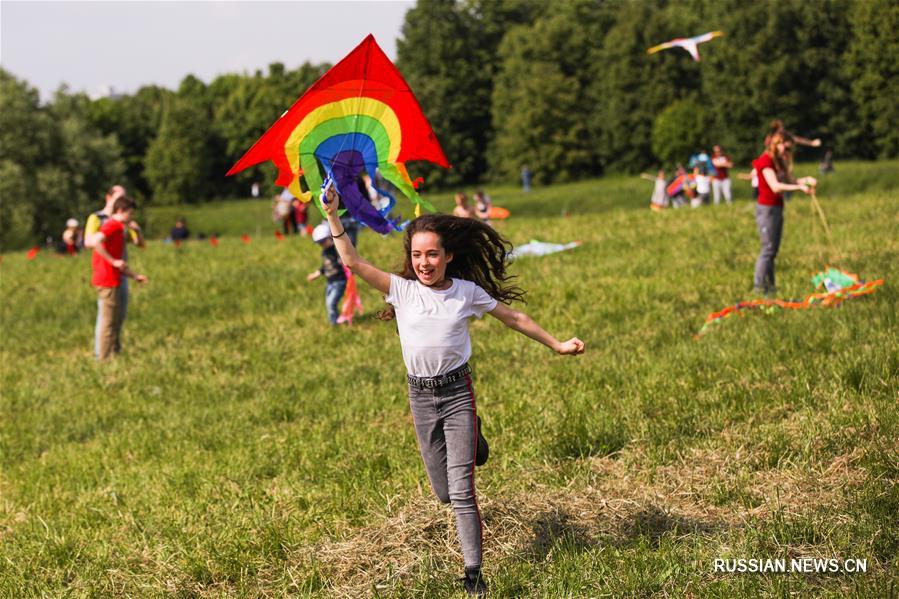 17-й Фестиваль воздушных змеев "Пестрое небо" в Москве