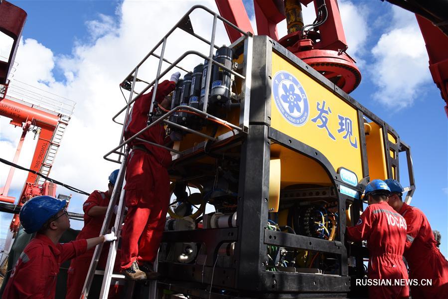 Научно-исследовательское судно "Кэсюэ" начало исследование подводных гор в южной части Марианского желоба
