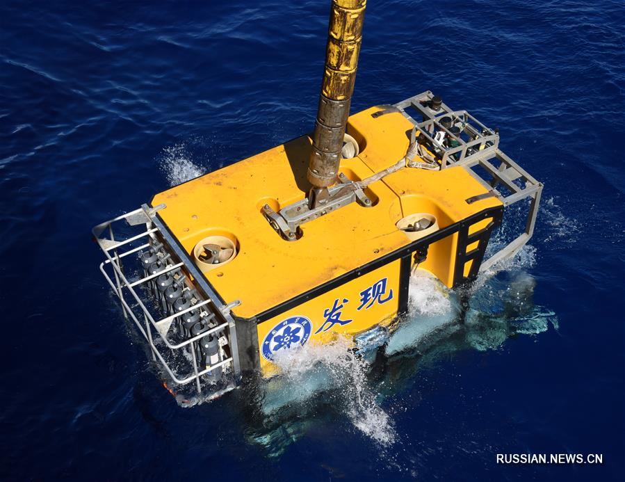 Научно-исследовательское судно "Кэсюэ" начало исследование подводных гор в южной части Марианского желоба