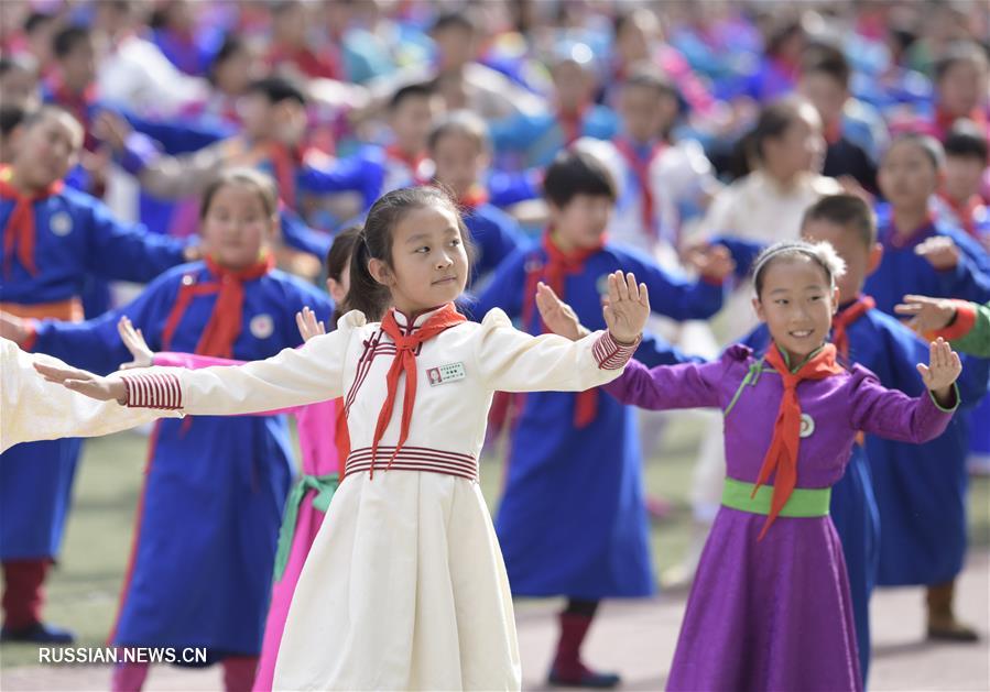 Танцы на уроках физкультуры в АР Внутренняя Монголия