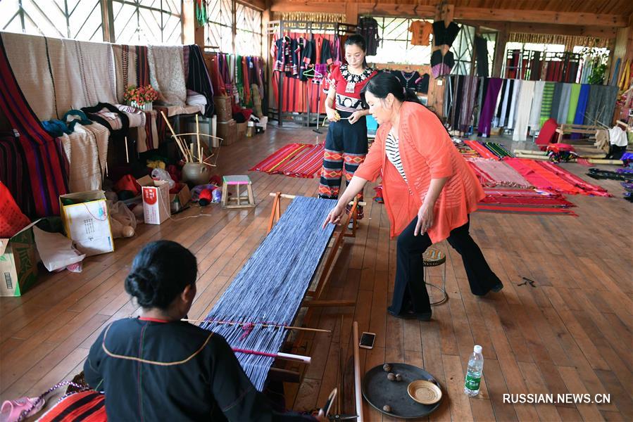 Учебно-практическая мастерская национальной одежды в ваской деревне