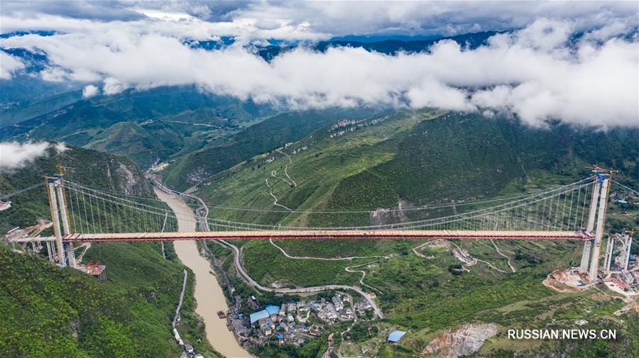 В провинции Гуйчжоу успешно завершилась стыковка моста через реку Чишуй