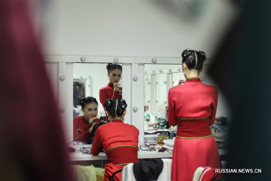 Центральная балетная труппа Китая представила в Сан-Паулу балет "Зажги красный фонарь" 